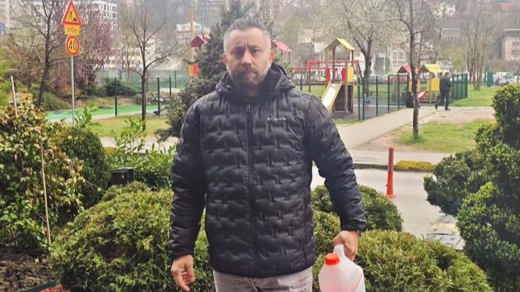 Brizzo opet hit: Nema karata? Zapaliću se kerozinom ispred stadiona!